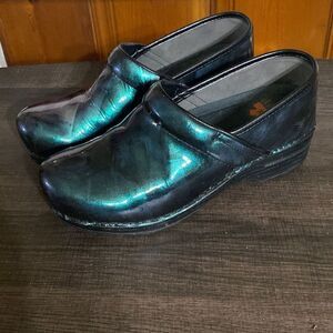 Dansko iridescent blue green clog shoes 39